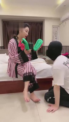 【鑫儿教头】圈养狗吵醒主人的下场 bf13476