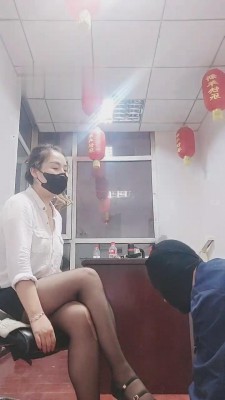 【霜霜】办公室女老板教训维修工【续集】 bf13570