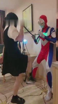 【狗哥】假冒迪迦的悲惨遭遇 bf14065