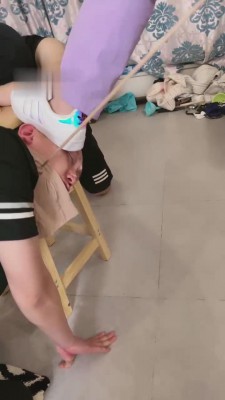 【二宝】板鞋女神白棉袜羞辱双奴 bf15032