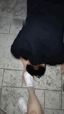 【上海户外go】户外给高颜值女菩萨舔脚 bf15350