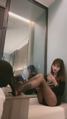 【路子】闻舔黑丝高跟玉足 bf15420