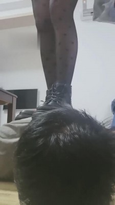 【小妈咪】喂食+踩踏+恋足+深喉 bf16295