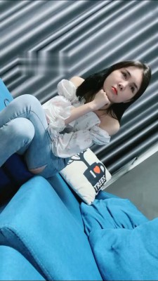 【狗哥】开发脏臭运动鞋素人小姐姐 bf16765