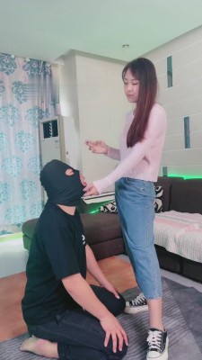 【小祖宗】肮脏人体家具的悲惨 bf16755