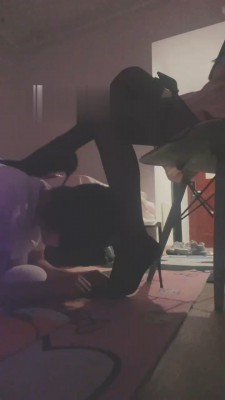 【桃子老师】黑丝高跟恋足调 bf17133