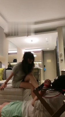 【悠悠大魔王】网红模特囚禁继父【完整版】 bf17134