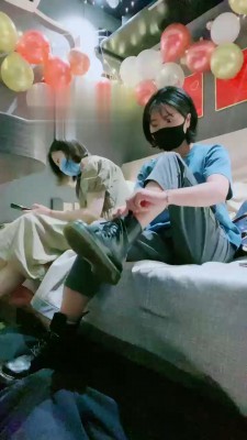 【美离子】KTV双S蹂躏虐打脚下奴【双视角版】 bf17443