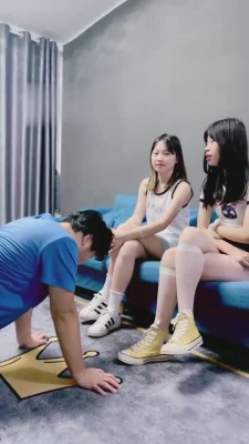 【婷婷】带素人 学生闺蜜首调 bf17272