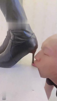 【冷凝大大】高跟长靴踩虐狗 bf17646