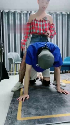 【狗哥】素人小姐姐网袜首调 bf17731