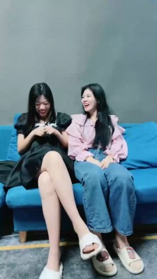 【狗哥】几个素人小妹脚底蹂躏 bf18005