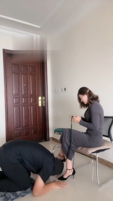 【言一】高跟踩踏鞭打羞辱贱狗 bf18166