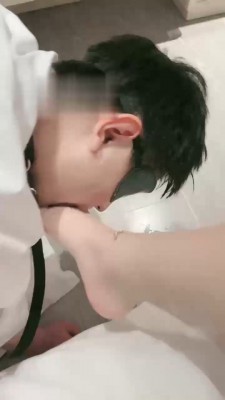 【女暴君S】舔原味白袜脚的狗【完整版】 bf18390