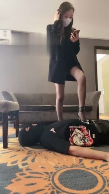 【安主】高跟黑丝全体重踩踏 bf18492