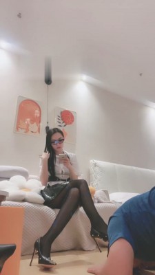 【嘉倪】模特黑丝高跟辱脚垫【完整版】 bf18772