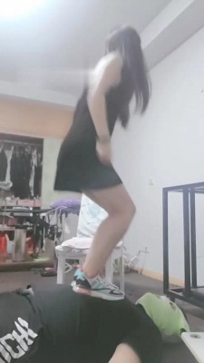 【御姐S】邻居胖哥喜欢我的运动鞋 bf19079