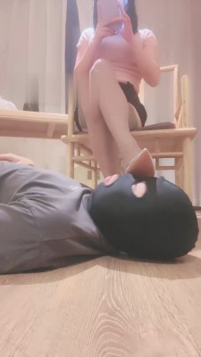 【桃子老师】桌底下的废物 bf19162