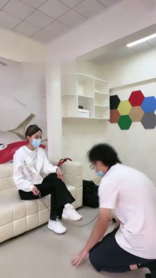 【秋秋】女瑜伽教练踩虐 bf19071