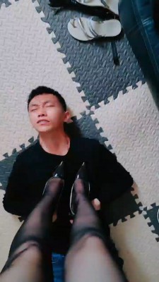 【魅影女神】高跟黑丝虐圈养狗 bf19847