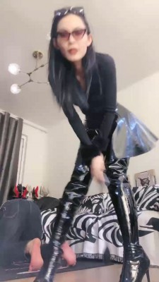 【靴嘉妮】长靴严厉主鞭打狗废物 bf19723