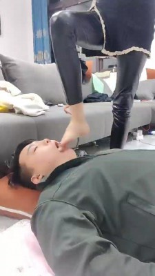 【牙乖乖】裸足辱脚垫【双视角版】 bf19910