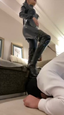 【萱萱】皮衣S威严tj bf20139