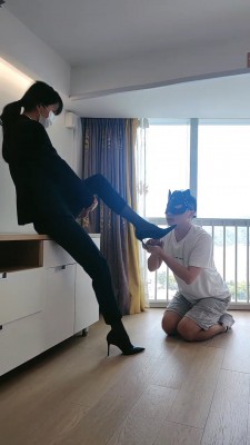 【暴力美学】白领高跟诱惑狗奴 bf20127