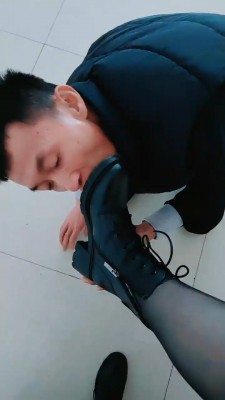 【魅影女神】短靴原味黑丝辱狗 bf20193