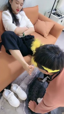 【鑫儿教头】脏小白鞋棉袜虐奶狗 bf20461