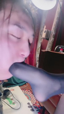 【小祖宗】母狗迷恋黑丝舔脚 bf20438