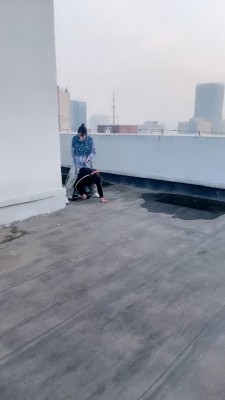 【辣妈S】运动女神阳台遛狗 bf20581