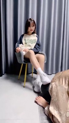 【狗哥】学生S小白鞋白袜辱狗 bf20711