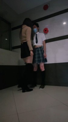 【若依】楼道抓住变装狗【完整版】 bf20727