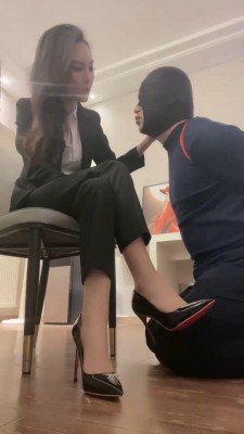 【萱萱】白领高跟五花大绑强制虐 bf20894