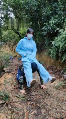 【暴力美学】户外调教-你把鞋底刷舌头/踩踏/藤条sp bf22013