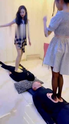 【冷鸢大大】姐妹欢乐跳踩 bf22217