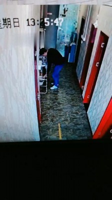 【艾琳】和姐妹惩罚偷鞋贼 bf22236