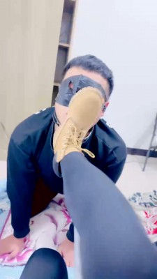 【靡兔】清理多双脏鞋底 bf22334