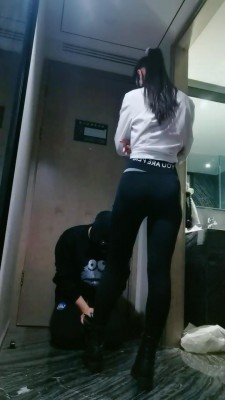 【猫神大人】被邻居发现我是女S求调教 bf22932