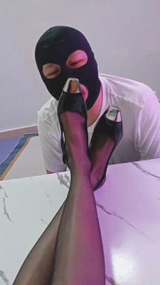 【美娜格格】高跟黑丝恋足调 bf22956