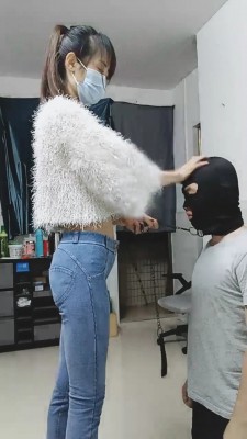 【美娜格格】御姐范帆布鞋白袜辱狗 bf22997