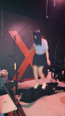 【萝莉刑】全体重踩踏+窒息 bf23036