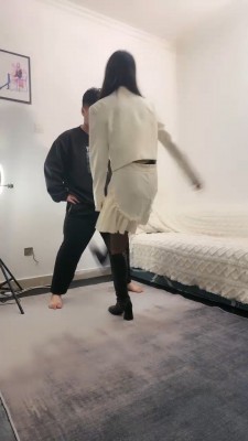 【素人星探】开发素人学生主长靴黑丝踩虐 bf23266