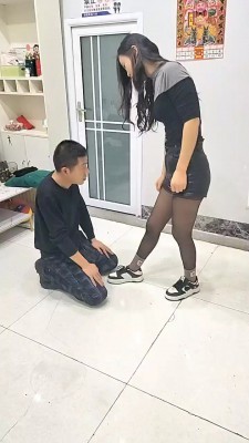 【疯狂浪子】暴力小姐姐飞踹/跺踩 bf23782