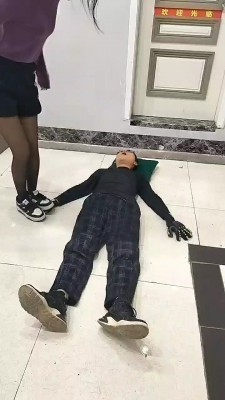 【疯狂浪子】素人全体重踩踏 bf23923