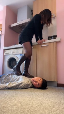 【年华S】素人长靴碾压狗/踩踏喂食 bf23929