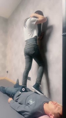 【冷凝大大】健身女教练全体重踩踏 bf24080