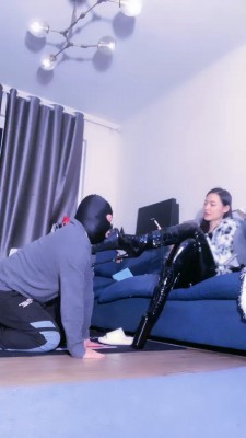 【靴嘉倪】超高牛逼高跟辱侏儒狗 bf24060