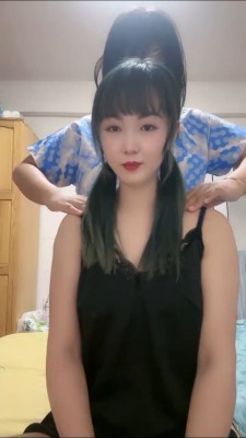 【萝莉刑】享受闺蜜的伺候